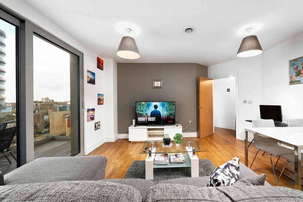 Modern Serviced 3-Bedroom Flat In East London Exterior photo