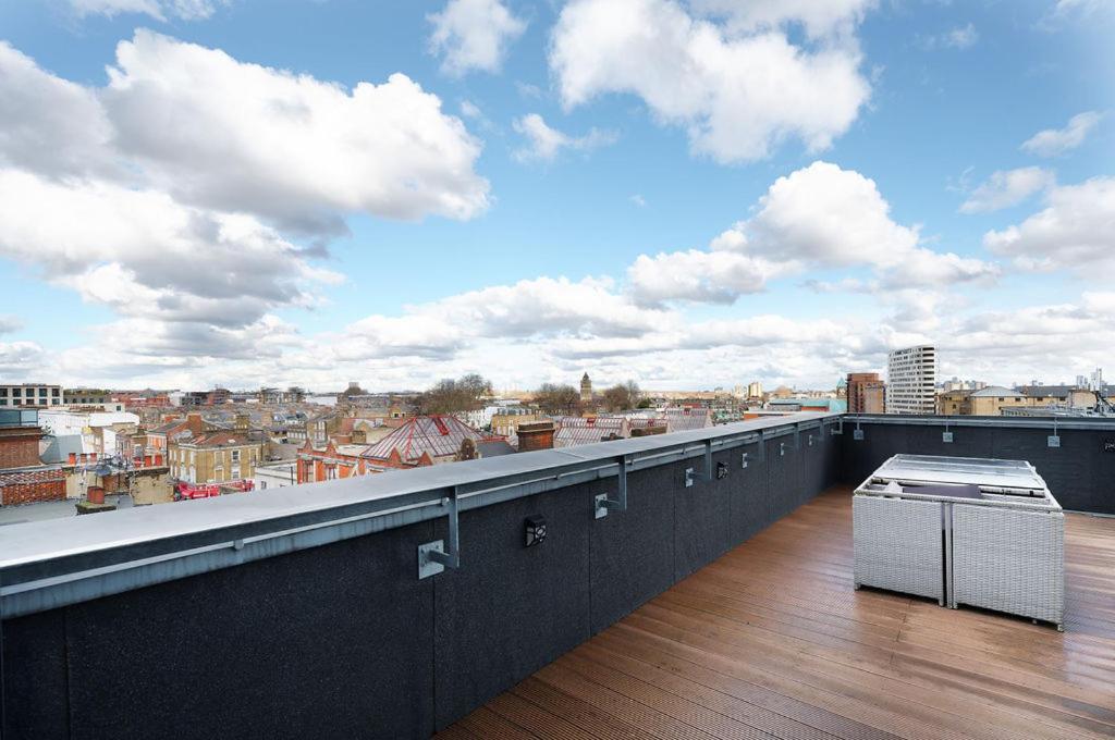 Modern Serviced 3-Bedroom Flat In East London Exterior photo