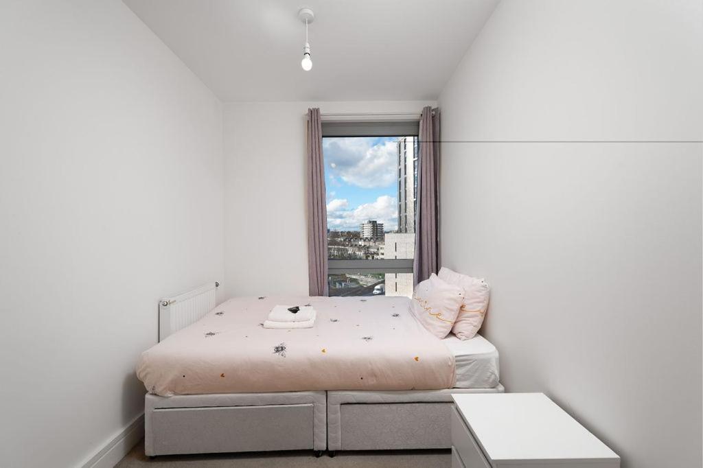 Modern Serviced 3-Bedroom Flat In East London Exterior photo
