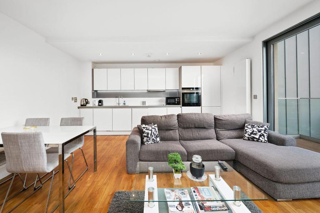 Modern Serviced 3-Bedroom Flat In East London Exterior photo